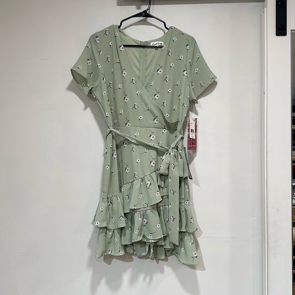 Macys Dress - Picture 1 of 6